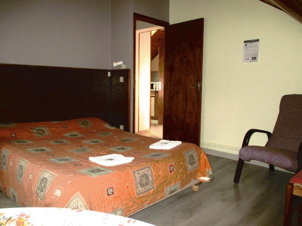 La Cle Des Champs Bed & Breakfast Murol Exterior photo
