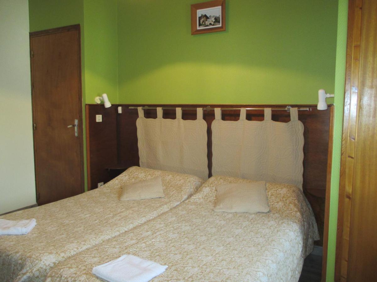 La Cle Des Champs Bed & Breakfast Murol Exterior photo